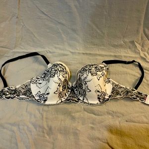 La Senza, White with Black Lace, 34DDD